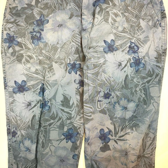GAP Girlfriend Chino Pants Floral Hibiscus Faded Blue Print Jeans Cotton Size 6 - Picture 4 of 16